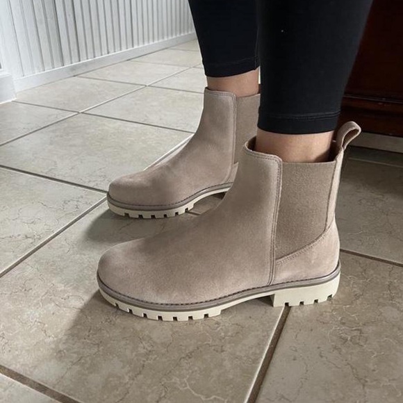 Crown Vintage Tipryn Chelsea Boot from DSW - Picture 1 of 6